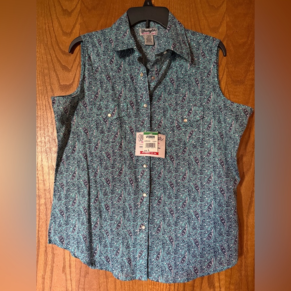 Wrangler Sleeveless Shirt NWT.